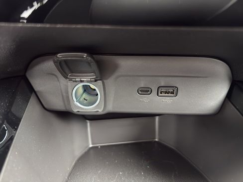 Used 2025 Chevrolet Trax LT w/ Driver Confidence Package image 32