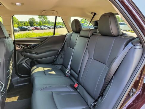 Used 2024 Subaru Outback Limited AWD/4WD image 11