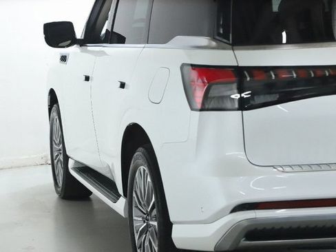 Used 2025 INFINITI QX80 Sensory AWD/4WD image 45