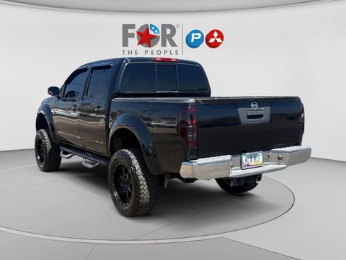Used 2017 Nissan Frontier SV RWD image 3