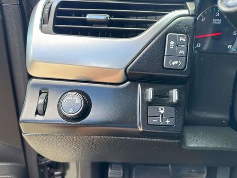 Used 2017 Chevrolet Tahoe LS w/ Enhanced Driver Alert Package image 28