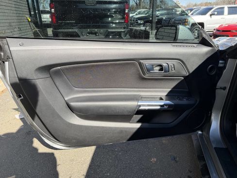 Used 2021 Ford Mustang GT image 8