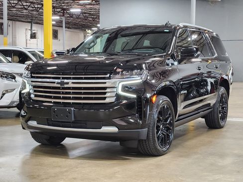 Used 2023 Chevrolet Tahoe High Country w/ Premium Package 2 AWD/4WD image 4