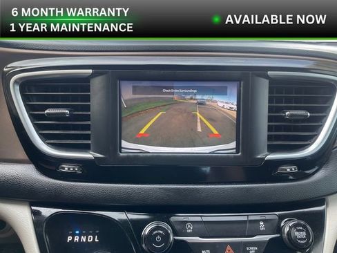 Used 2022 Chrysler Voyager LX image 17