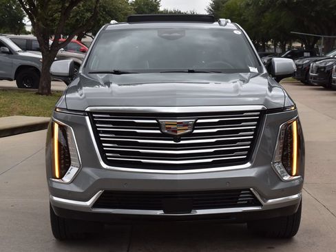 Used 2025 Cadillac Escalade ESV Premium Luxury Platinum AWD/4WD image 3