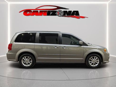 Used 2016 Dodge Grand Caravan SXT w/ Rear Park Assist Package FWD image 12