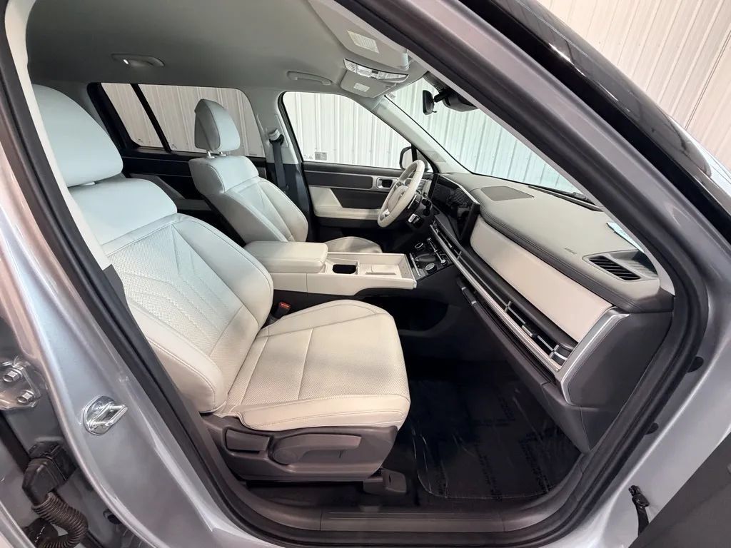 Used 2026 Hyundai Santa Fe SEL AWD/4WD image 28