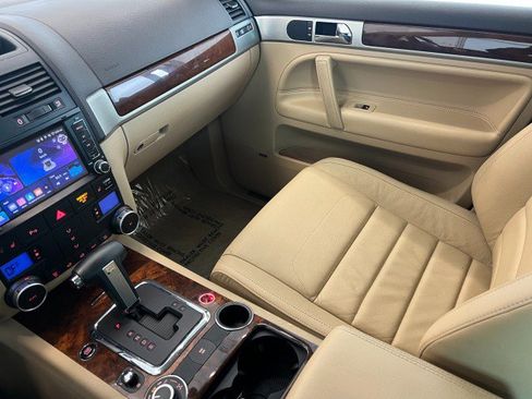 Used 2009 Volkswagen Touareg VR6 image 22
