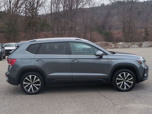 Used 2023 Volkswagen Taos SE AWD/4WD image 3
