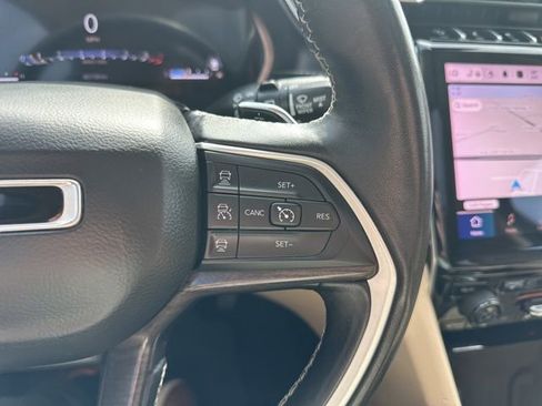 Used 2022 Jeep Grand Cherokee Limited image 27