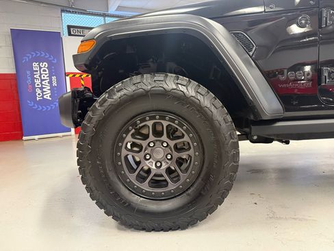 Used 2022 Jeep Wrangler Unlimited Sport image 17