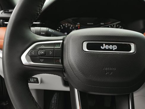Used 2023 Jeep Compass Limited AWD/4WD image 19