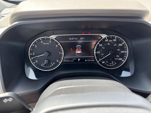 Used 2025 Nissan Rogue SV AWD/4WD image 18