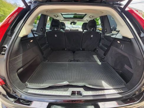Used 2016 Volvo XC90 T6 Momentum w/ Momentum Plus Package AWD/4WD image 13
