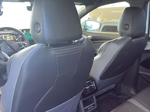 Used 2023 Volkswagen ID.4 Pro S image 25