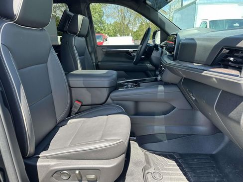 Used 2025 Chevrolet Tahoe Premier AWD/4WD image 26