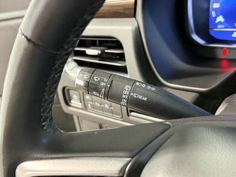 Used 2023 Chevrolet Suburban Premier image 22