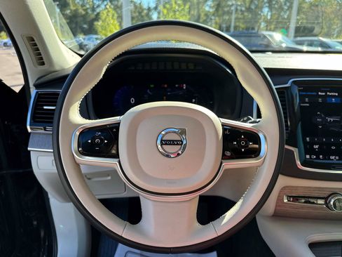 Certified 2024 Volvo XC90 T8 Plus w/ Protection Package Premier image 23