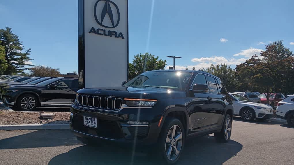 Used 2023 Jeep Grand Cherokee 4WD 4xe image 2