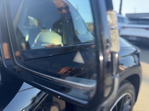 Used 2018 Mercedes-Benz GLA 250 w/ AMG Line Exterior image 18