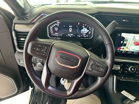 Used 2025 GMC Sierra 2500 Denali Ultimate image 16