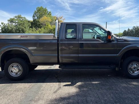 Used 2015 Ford F250 XL w/ XL Appearance Package AWD/4WD image 11