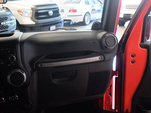 Used 2013 Jeep Wrangler Sport AWD/4WD image 27