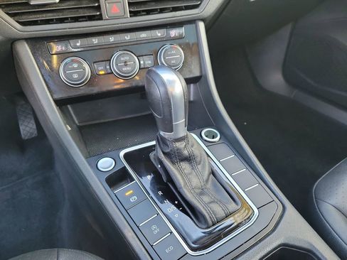 Used 2019 Volkswagen Jetta SE image 23