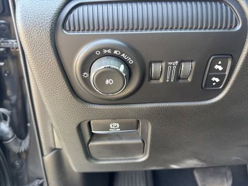 Used 2022 Jeep Wagoneer Series II w/ Premium Group I AWD/4WD image 23