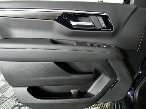 New 2026 Chevrolet Suburban LS image 21