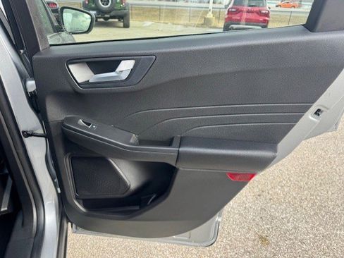 Used 2023 Ford Escape Platinum image 29