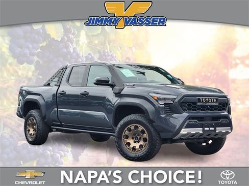 Used 2024 Toyota Tacoma Trailhunter image 1