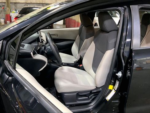 Used 2020 Toyota Corolla LE FWD image 8