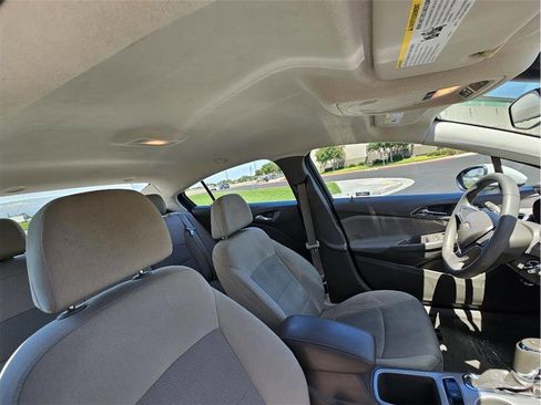 Used 2018 Chevrolet Cruze LS FWD image 14