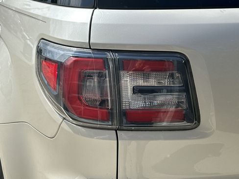 Used 2013 GMC Acadia SLT AWD/4WD image 11