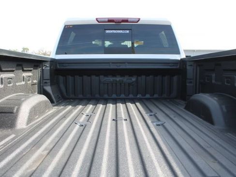 Used 2024 GMC Sierra 2500 AT4 w/ AT4 Premium Plus Package image 10