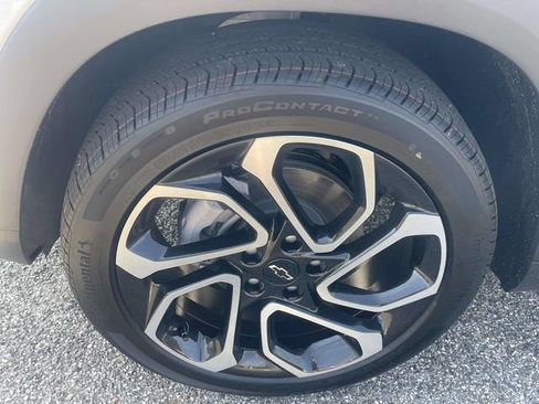 New 2026 Chevrolet Trax RS w/ Sunroof Package FWD image 9