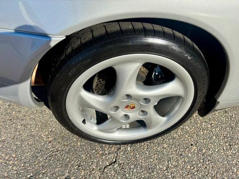 Used 2001 Porsche 911 Carrera 4 image 28