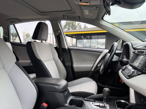 Used 2017 Toyota RAV4 XLE image 19