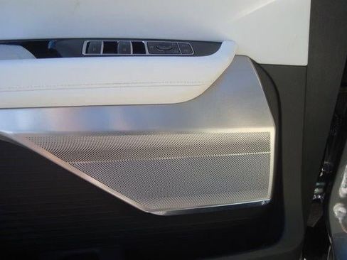 New 2026 Cadillac Vistiq Luxury image 8