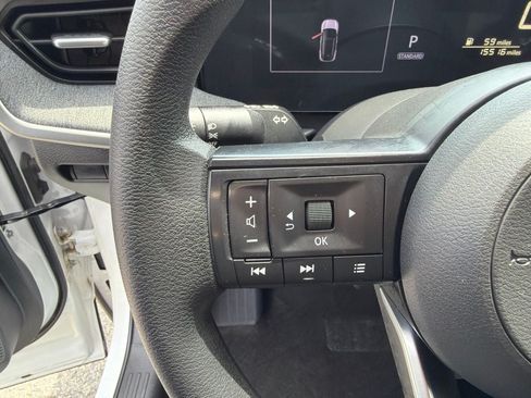 Used 2025 Nissan Kicks SV AWD/4WD image 18