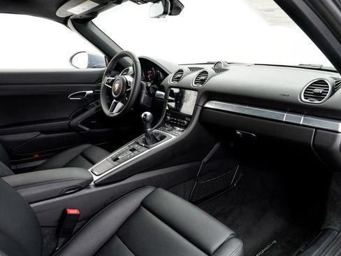 Certified 2024 Porsche 718 Boxster RWD image 25