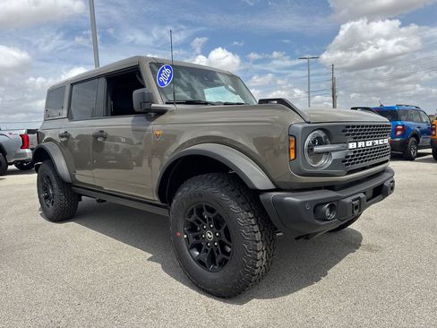 New 2026 Ford Bronco Badlands image 15