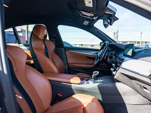 Used 2020 BMW M5 w/ Executive Package image 40