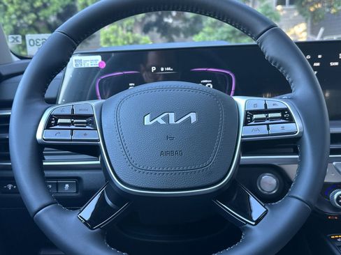 New 2025 Kia Telluride S image 25