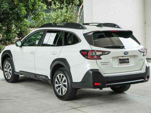 Used 2023 Subaru Outback Premium AWD/4WD image 4