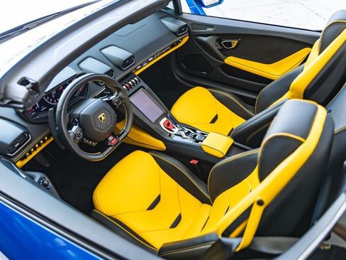Used 2023 Lamborghini Huracan EVO AWD/4WD image 24
