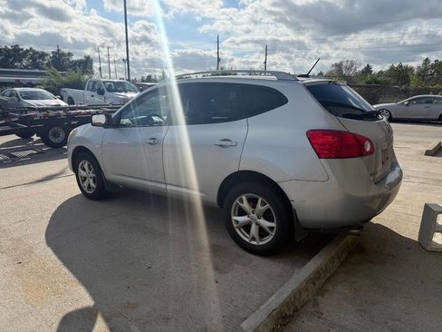 Used 2009 Nissan Rogue SL w/ Premium Pkg image 4