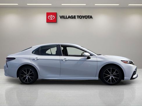 Certified 2023 Toyota Camry SE image 6