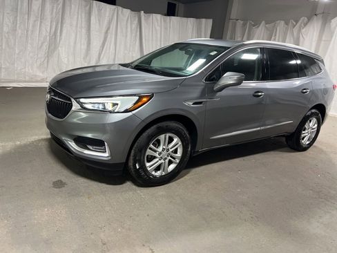 Used 2019 Buick Enclave Essence FWD image 3